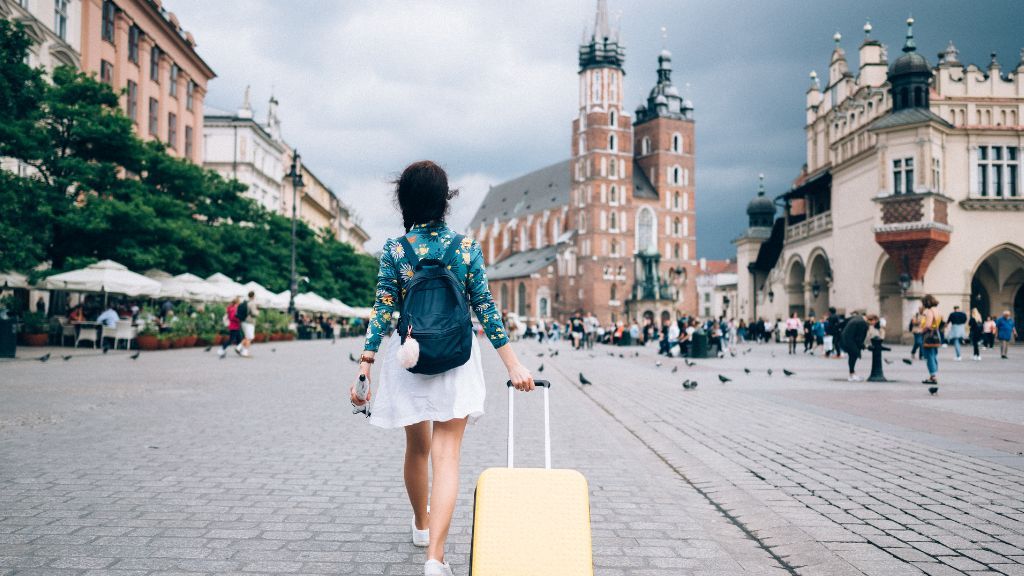 Jaka jest polityka anulowania rezerwacji na parkingu lotniskowym Kraków?