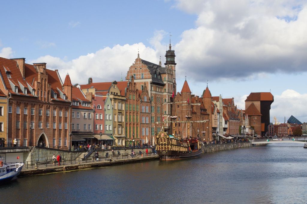 Jakie linie lotnicze latają z Gdańska?