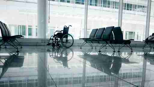 Udogodnienia dla niepełnosprawnych na lotnisku Chopina