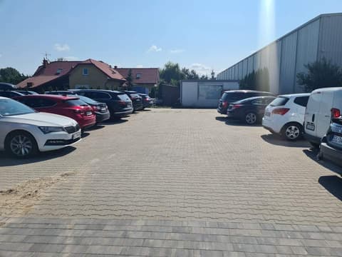 Dominik Parking - przy trasie S2