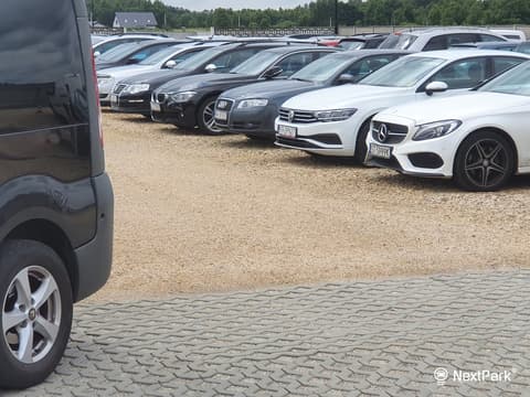 PEWNY PARKING
