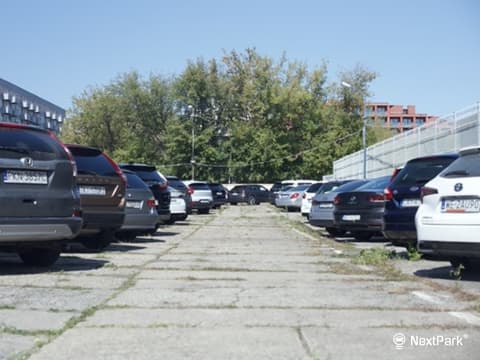 Parking Polot Premium