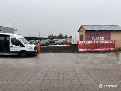 Parking Last Minute
