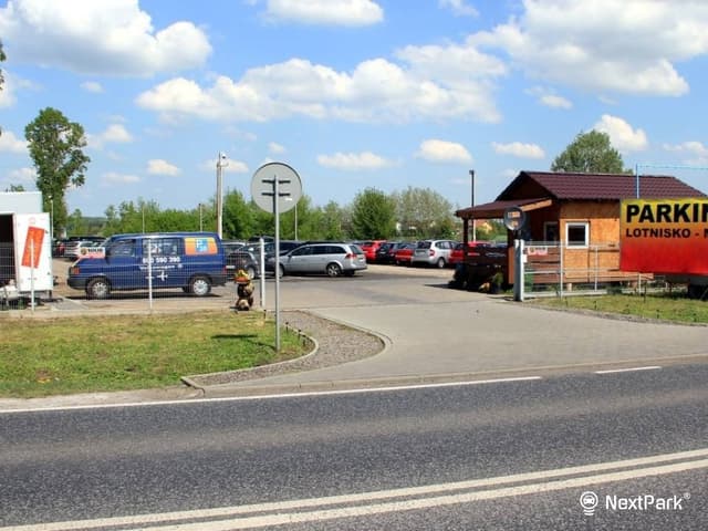 Parking Modlin P38