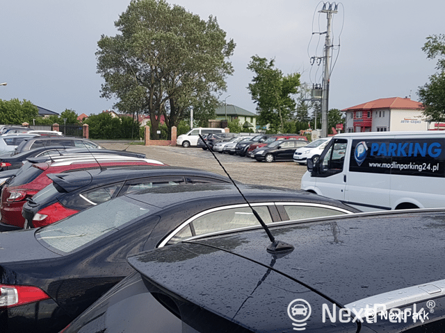 Parking Modlin P24