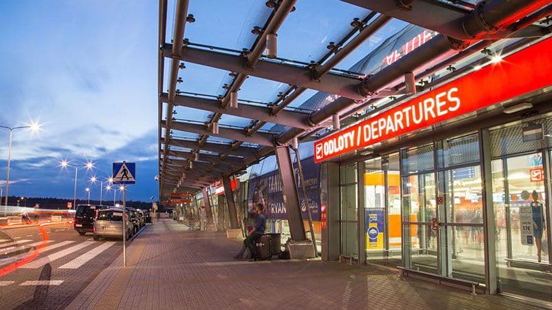 Ryanair wznawia loty z Modlina. W czerwcu polecimy w 3 kierunkach. Od lipca znacznie więcej