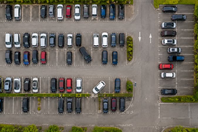 Parking długoterminowy przy lotnisku Gdańsk