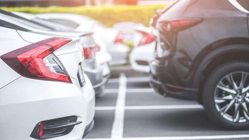 Dlaczego Polacy coraz częściej wybierają prywatne parkingi przy lotniskach? - Nowe standardy wygody w podróży lotniczej