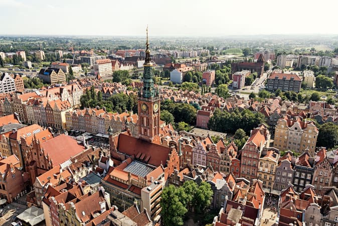 Ile kosztuje parking na lotnisku w Gdańsku? Sprawdź ceny, oferty