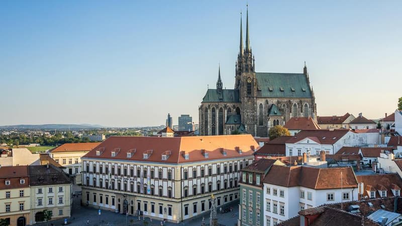 Ile kosztuje parking przy lotnisku Brno–Tuřany?