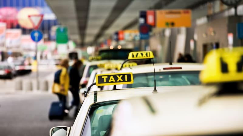 Ile kosztuje taxi z centrum Krakowa na lotnisko? Sprawdzamy ceny i najlepsze opcje dojazdu na Balice