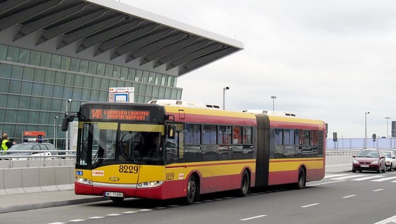 W której strefie jest Lotnisko Chopina? Bilety i dojazd komunikacją
