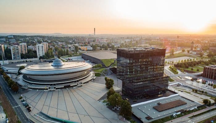 Najtańszy parking Pyrzowice - Gdzie zaparkować na lotnisku w Katowicach?