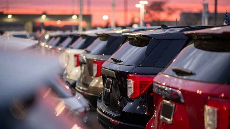 Ile kosztuje parking na Lotnisku Chopina? Ceny i opcje postoju