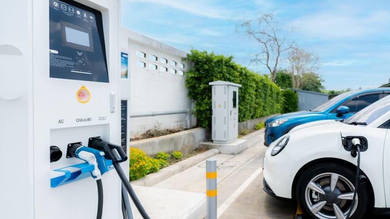 Gdzie naładować samochód elektryczny przy Lotnisku Chopina?