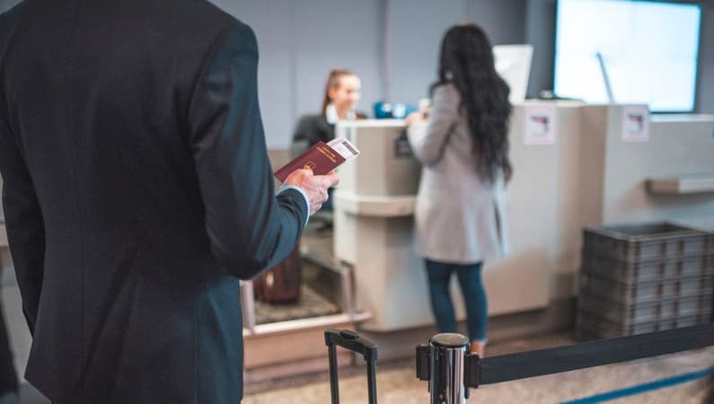 Ile lotów dziennie obsługuje Lotnisko Chopina? Aktualne statystyki