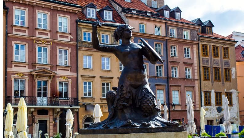 Ile kosztowała budowa Lotniska Chopina? Historia inwestycji na Okęciu