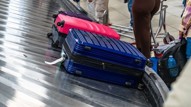 Transfer na lotnisko z dziećmi. Jak ogarnąć bagaż?